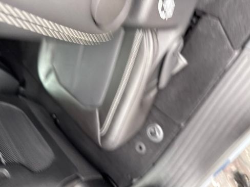 Used 2025 Chrysler Pacifica Select FWD image 33