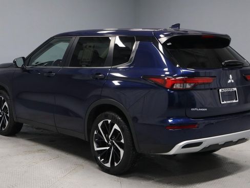 Used 2024 Mitsubishi Outlander SE image 10