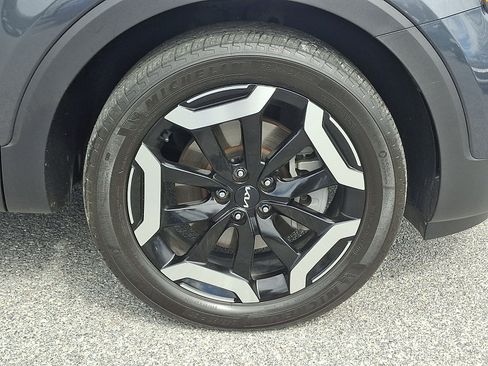Certified 2023 Kia Telluride EX w/ EX Captain's Chair Package AWD/4WD image 8