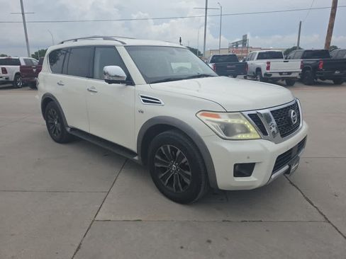 Used 2017 Nissan Armada Platinum w/ Interior Lighting Package RWD image 4
