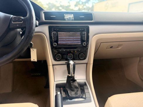 Used 2013 Volkswagen Passat 2.5 SE image 15
