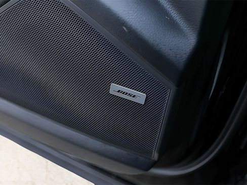 Used 2020 Porsche Cayenne S image 31