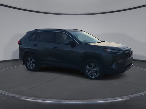 Used 2025 Toyota RAV4 XLE FWD image 2