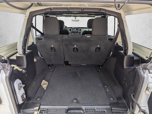 Used 2021 Jeep Wrangler Unlimited Sahara image 6