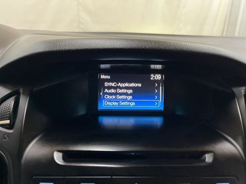 Used 2017 Ford Focus SE image 34
