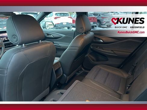 Used 2025 Buick Envista Preferred image 35