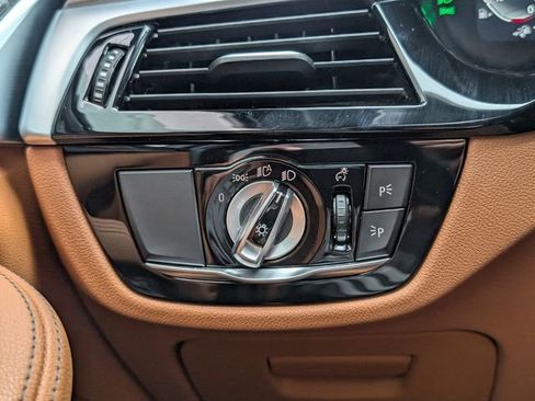 Used 2023 BMW 530e w/ Convenience Package image 27