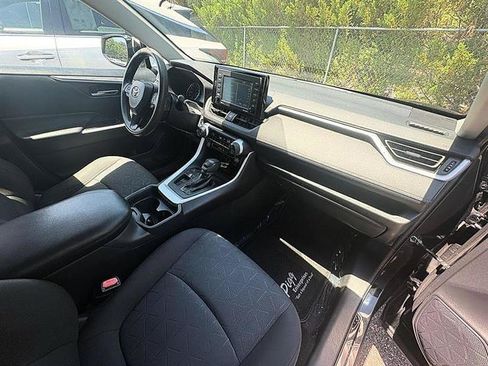 Used 2020 Toyota RAV4 XLE FWD image 31