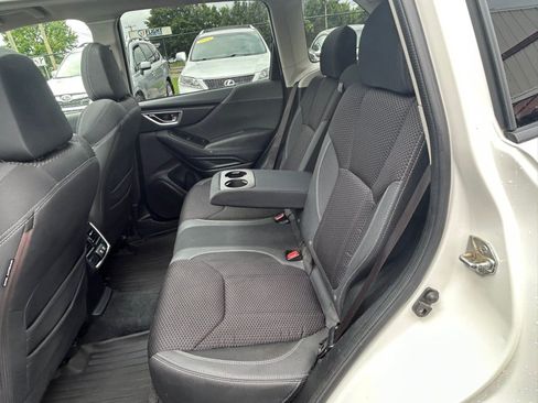 Used 2019 Subaru Forester Premium AWD/4WD image 13