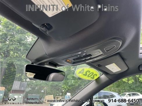 Used 2024 Porsche Cayenne AWD/4WD image 25