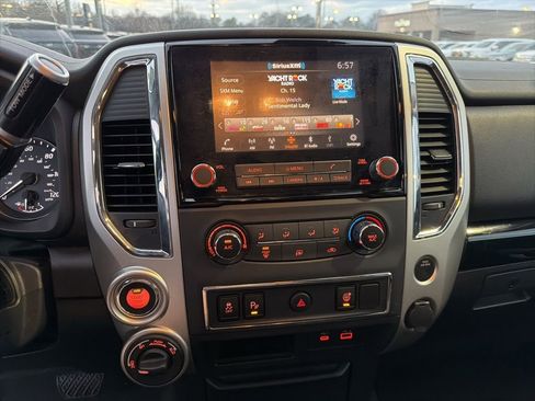 Used 2021 Nissan Titan SV w/ Accessory Utility Package image 18