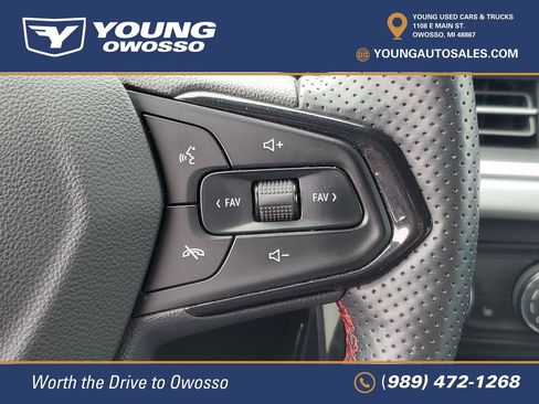 Used 2024 Chevrolet Trax RS FWD image 12