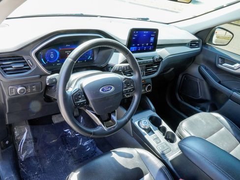 Used 2022 Ford Escape SEL w/ Technology Package AWD/4WD image 11