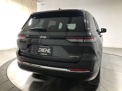 Used 2025 Jeep Grand Cherokee Limited image 7