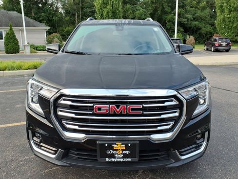 Used 2024 GMC Terrain SLT AWD/4WD image 2