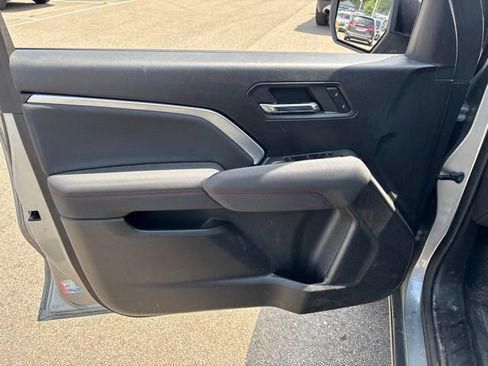 Used 2023 Chevrolet Colorado Z71 w/ Z71 Convenience Package 2 AWD/4WD image 17