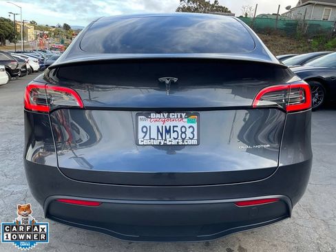 Used 2024 Tesla Model Y Long Range AWD/4WD image 4