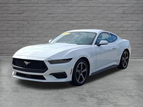 Used 2025 Ford Mustang Premium RWD image 3