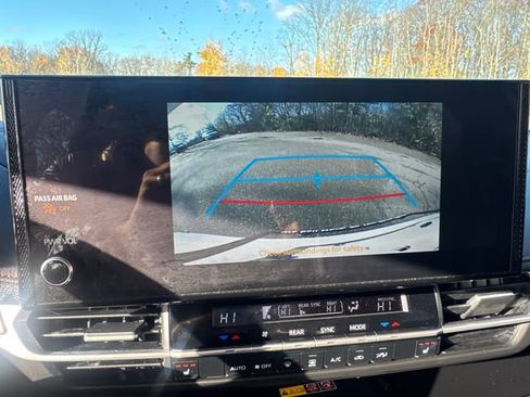 Certified 2025 Toyota Sienna XSE image 41