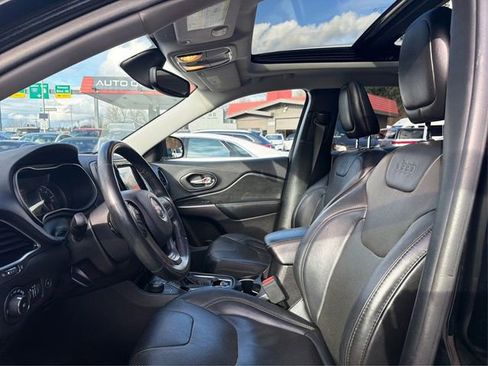 Used 2019 Jeep Cherokee Limited AWD/4WD image 9