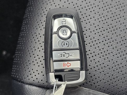 New 2026 Ford F250 Lariat w/ Black Appearance Package image 39