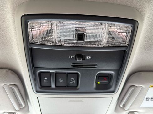Used 2024 Toyota 4Runner SR5 AWD/4WD image 33