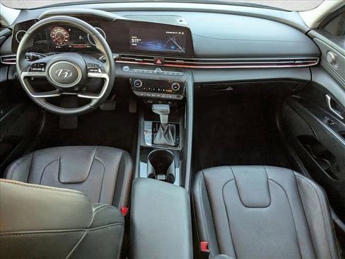 Used 2023 Hyundai Elantra Limited w/ Preferred Accessory Package image 17