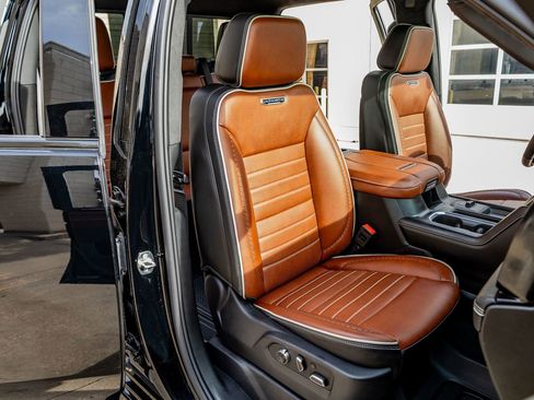 Used 2025 GMC Sierra 2500 Denali Ultimate image 31