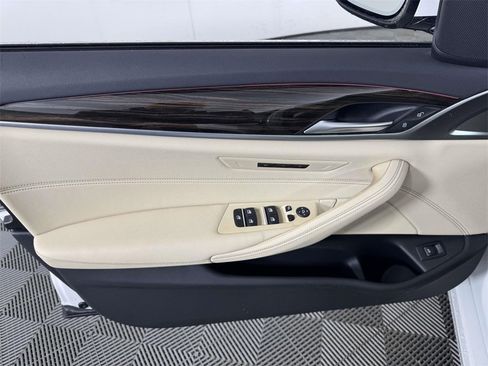 Used 2023 BMW 530i xDrive w/ Convenience Package image 17