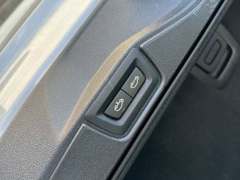 Used 2021 BMW X7 xDrive40i w/ Executive Package 2 image 11