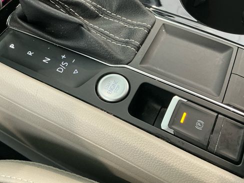 Used 2023 Volkswagen Atlas SE w/ Panoramic Sunroof Package FWD image 27