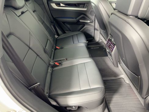 Used 2026 Porsche Cayenne E-Hybrid image 28