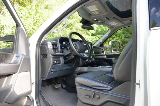 Used 2025 Ford F350 Lariat w/ Lariat Ultimate Package AWD/4WD image 33