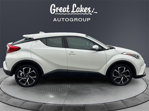 Used 2018 Toyota C-HR XLE image 6