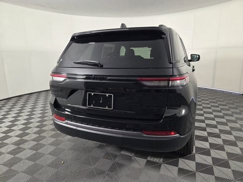 New 2026 Jeep Grand Cherokee Altitude RWD image 5