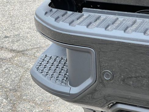 New 2026 GMC Sierra 1500 AT4 w/ Technology Package image 15