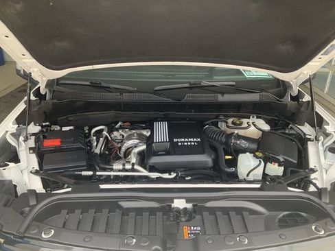 Used 2023 Chevrolet Silverado 1500 High Country w/ Technology Package image 12