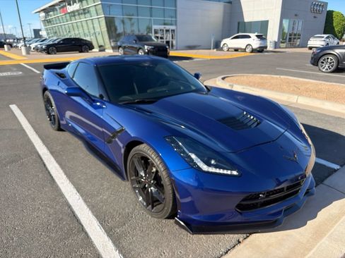 Used 2018 Chevrolet Corvette Stingray Coupe RWD image 3