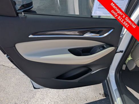 Used 2018 Buick Enclave Premium w/ Experience Buick Package FWD image 11