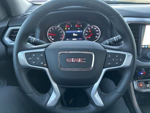 Used 2023 GMC Acadia SLT w/ Preferred Package image 13