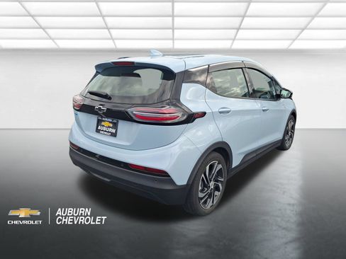 Used 2023 Chevrolet Bolt LT FWD image 3