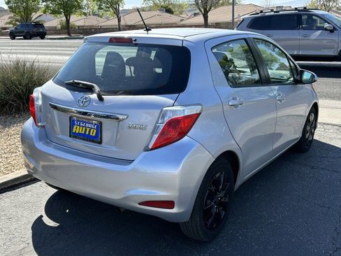 Used 2014 Toyota Yaris L image 3