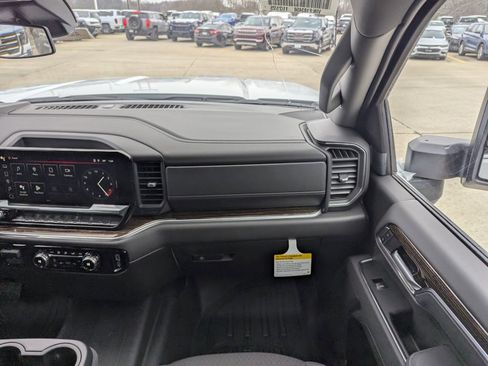 New 2026 GMC Sierra 2500 SLE w/ Preferred Package image 4