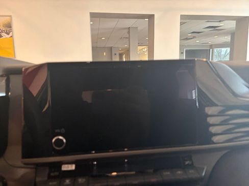 Used 2025 Toyota Camry LE image 18