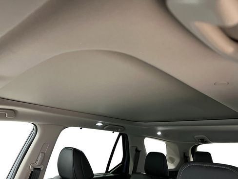 New 2025 Honda Pilot Touring image 19