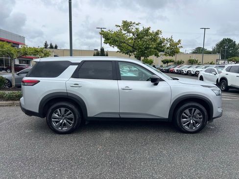 Used 2024 Nissan Pathfinder S AWD/4WD image 6