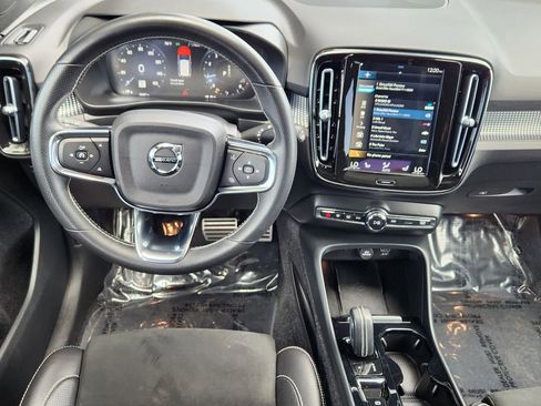 Used 2021 Volvo XC40 T5 R-Design w/ Advanced Package AWD/4WD image 3