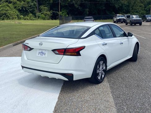 Used 2025 Nissan Altima 2.5 S FWD image 7