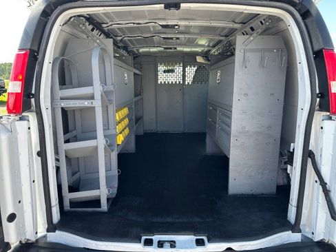 Used 2023 GMC Savana 2500 w/ Driver Convenience Package RWD image 16