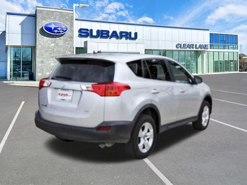 Used 2015 Toyota RAV4 LE FWD image 6